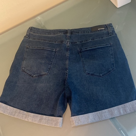 DKNY Dark Wash Denim Jean Shorts With stretch size 14 - Picture 3 of 5